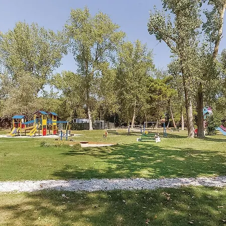 V4 Zona 別荘 Albarella Island